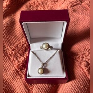 Mother of pearl set, ring 5.5